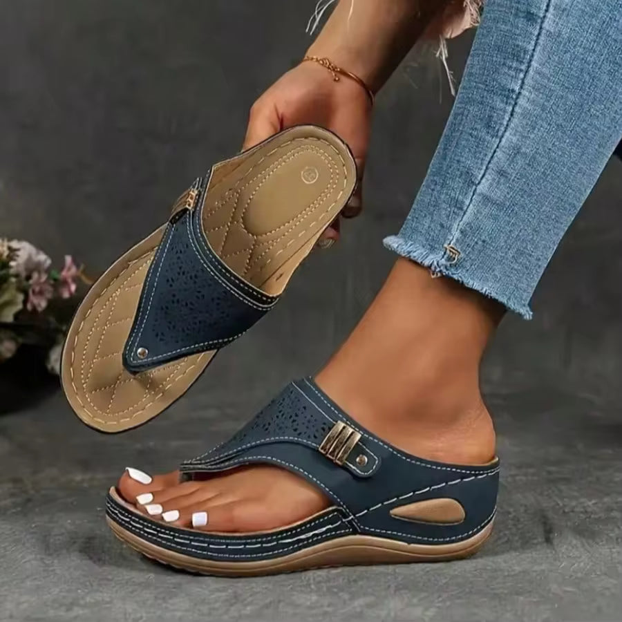 2026 New Style Women's Wedge Heel Flip-Flops - Breathable Hollow-Out Toe & Clip Design, Lightweight Synthetic Cover Sandals With Cushioned EVA Insole